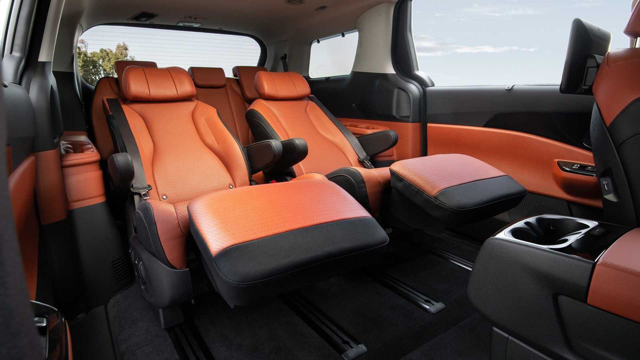 Đánh giá, hình ảnh chi tiết nội thất KIA Carnival 2022: khoang lái, các hàng ghế, tiện nghi